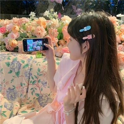 人群中的孩童